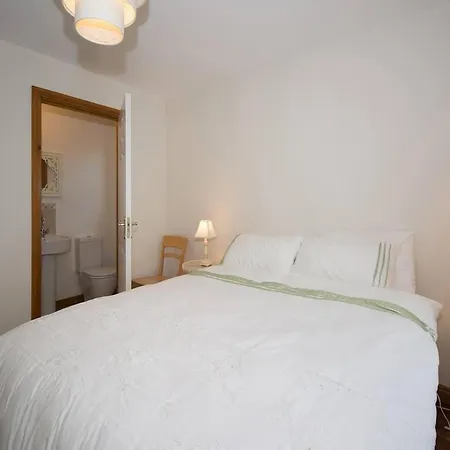 4 Bed In Moville Oc-ii14960 Holiday home Ballintroohan